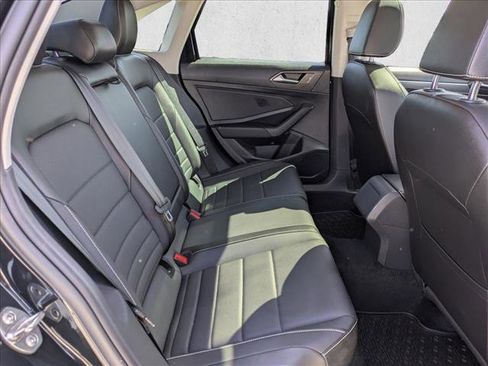 Used 2022 Volkswagen Jetta SE FWD image 19