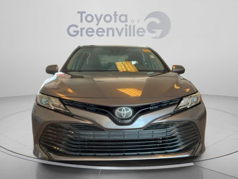 Used 2019 Toyota Camry LE FWD image 9
