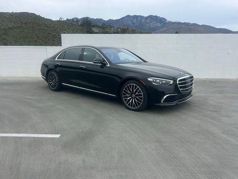 Used 2022 Mercedes-Benz S 580 4MATIC Sedan image 3