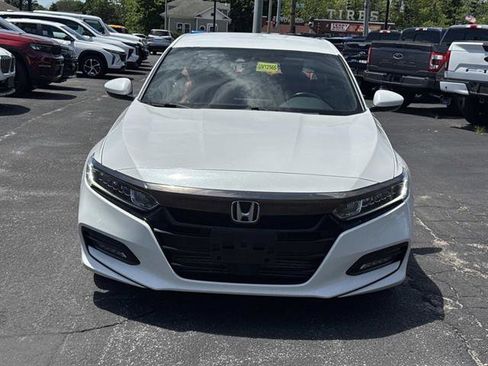 Used 2019 Honda Accord Sport image 2