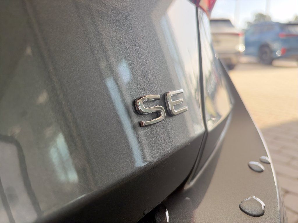 Certified 2024 Volkswagen Jetta SE FWD image 38
