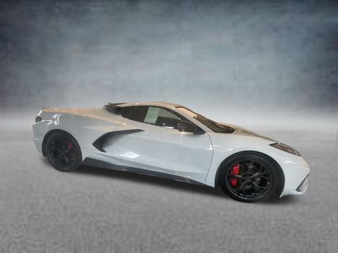 Used 2022 Chevrolet Corvette Stingray Coupe w/ Z51 Performance Package RWD image 11