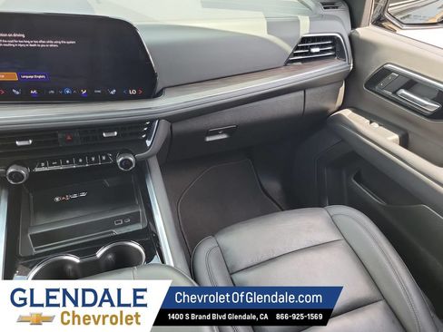 Certified 2025 Chevrolet Suburban Z71 AWD/4WD image 24