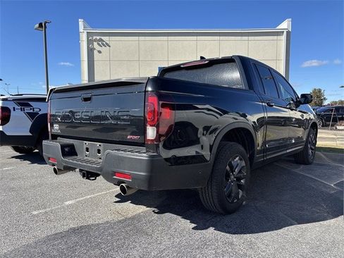 Used 2025 Honda Ridgeline Sport image 3
