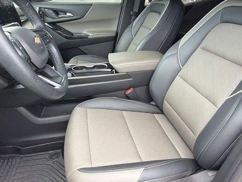 Used 2025 Chevrolet Equinox LT w/ Convenience Package II image 21