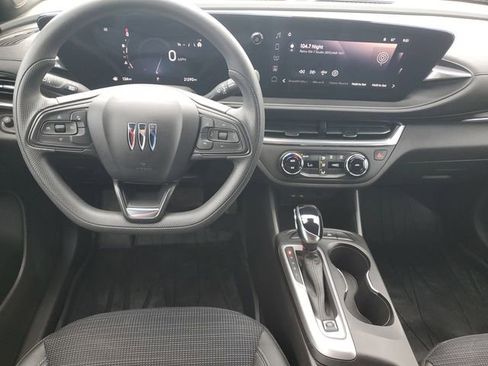 Certified 2024 Buick Envista Preferred image 11