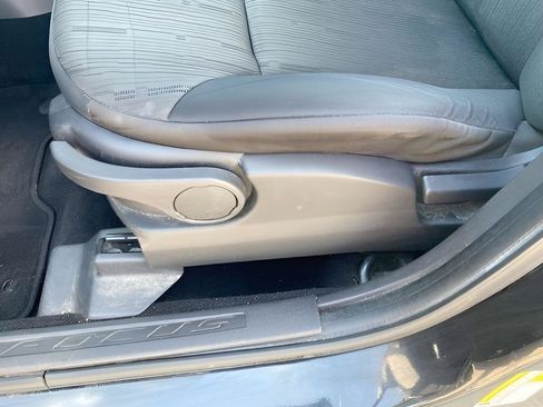 Used 2011 Ford Focus SE w/ 201A Rapid Spec Order Code FWD image 17