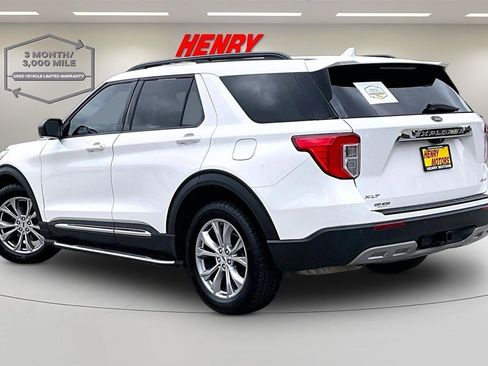 Used 2023 Ford Explorer XLT w/ Equipment Group 202A AWD/4WD image 4