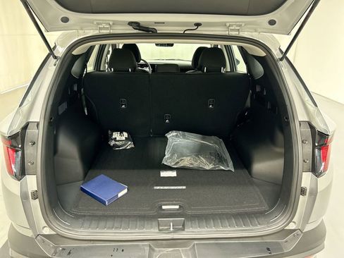 Used 2025 Hyundai Tucson SE image 21