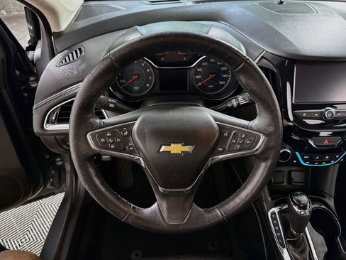 Used 2018 Chevrolet Cruze Premier w/ Enhanced Convenience Package FWD image 14