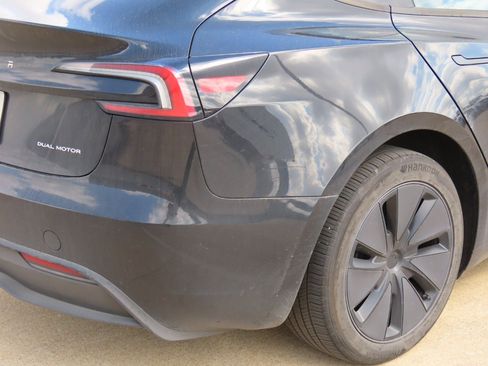 Used 2025 Tesla Model 3 Long Range image 12