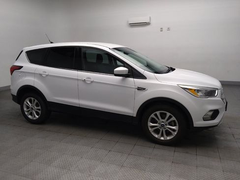 Used 2019 Ford Escape SE FWD image 11