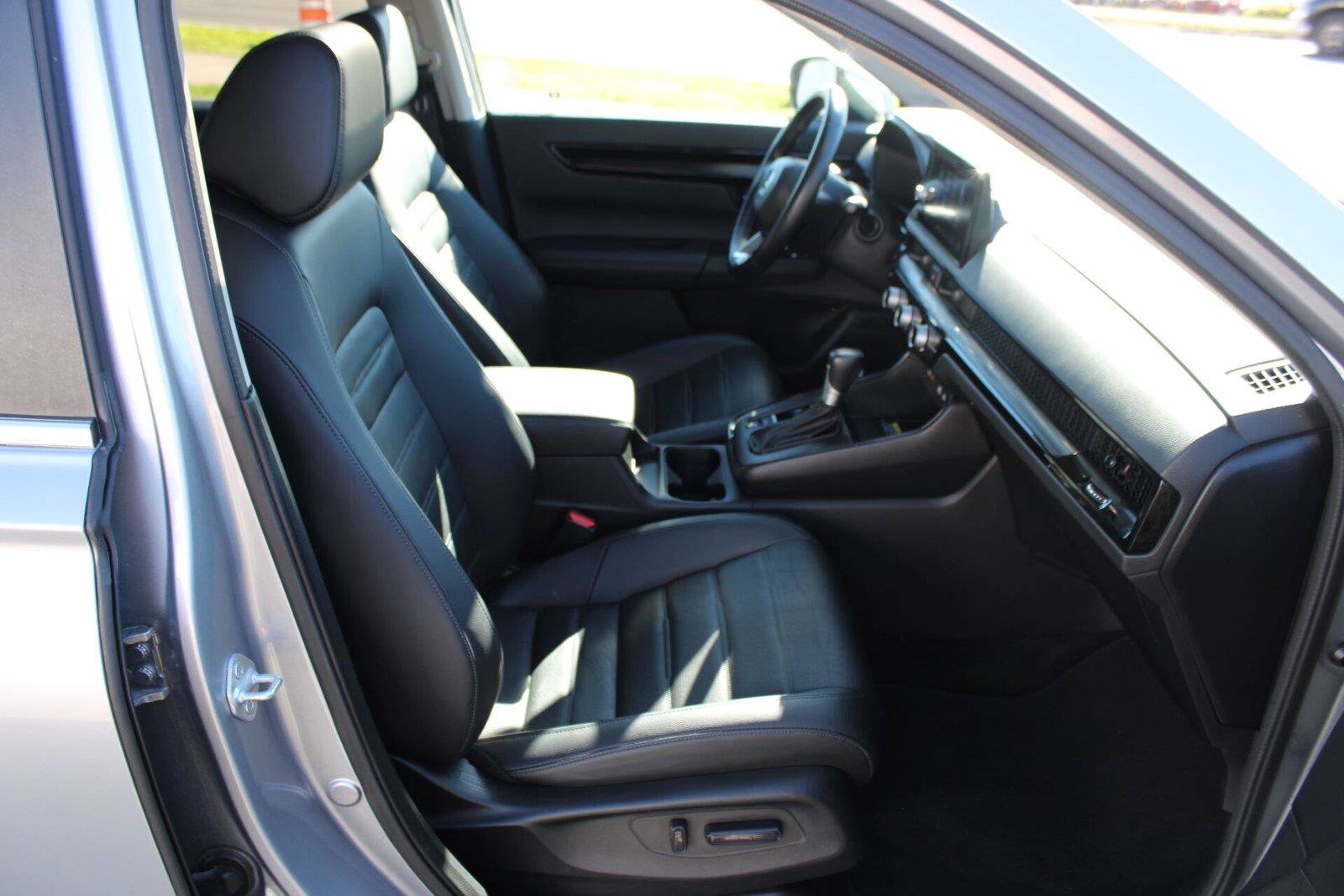 Used 2025 Honda CR-V EX-L image 11