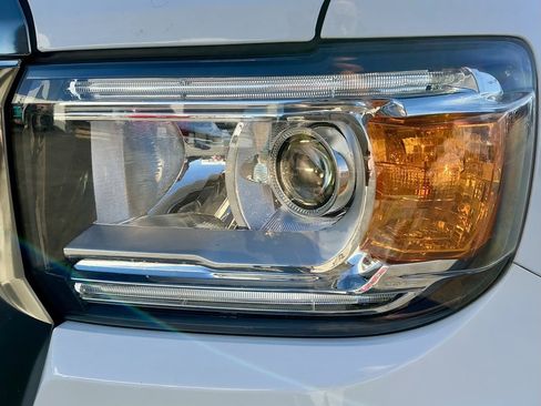 Used 2021 GMC Canyon AT4 w/ Driver Alert Package image 10