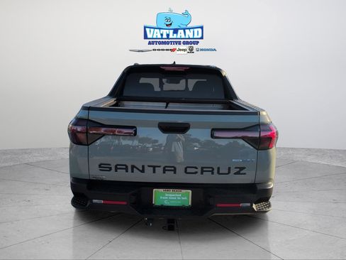 Used 2023 Hyundai Santa Cruz SEL Premium image 4