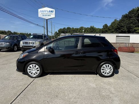 Used 2015 Toyota Yaris L FWD image 4