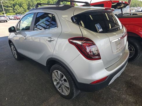 Used 2020 Buick Encore Preferred AWD/4WD image 2