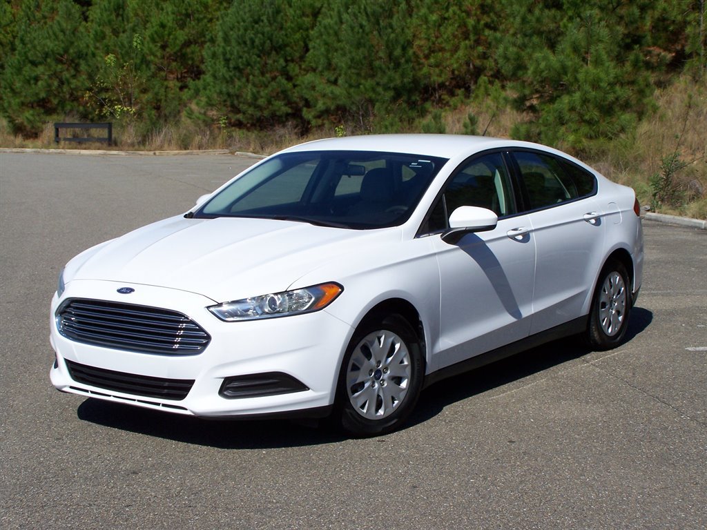 Used 2014 Ford Fusion S FWD image 3