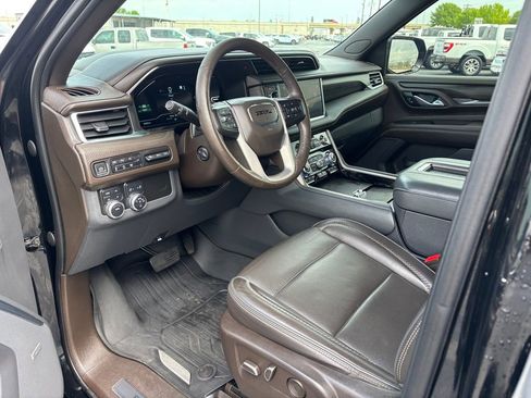 Used 2022 GMC Yukon XL Denali image 6