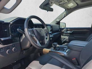 Used 2024 Chevrolet Silverado 1500 LT Trail Boss w/ Convenience Package II video 3