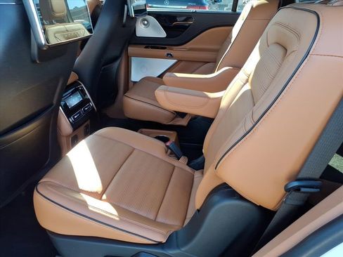 Used 2023 Lincoln Aviator Black Label image 19