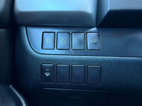 Used 2017 Toyota Highlander XLE w/ Protection Package #3 AWD/4WD image 15