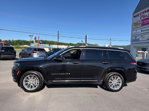Used 2021 Jeep Grand Cherokee L Summit w/ Advanced Protech Group IV AWD/4WD image 10