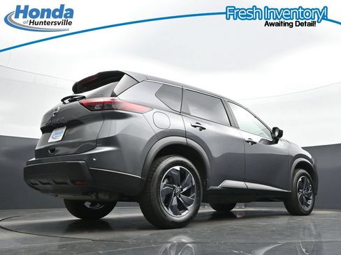 Used 2025 Nissan Rogue SV FWD image 34