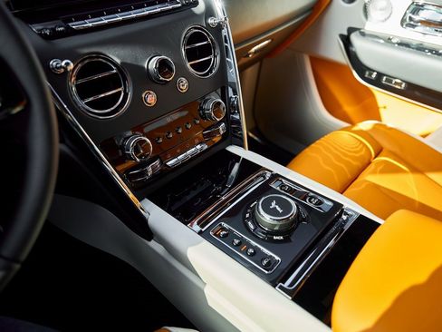 Used 2026 Rolls-Royce Cullinan image 67