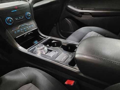 Used 2020 Ford Edge SE AWD/4WD image 26