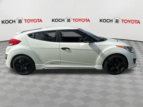 Used 2015 Hyundai Veloster Turbo FWD image 9