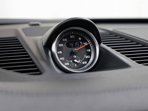 Used 2019 Porsche 911 Turbo image 18