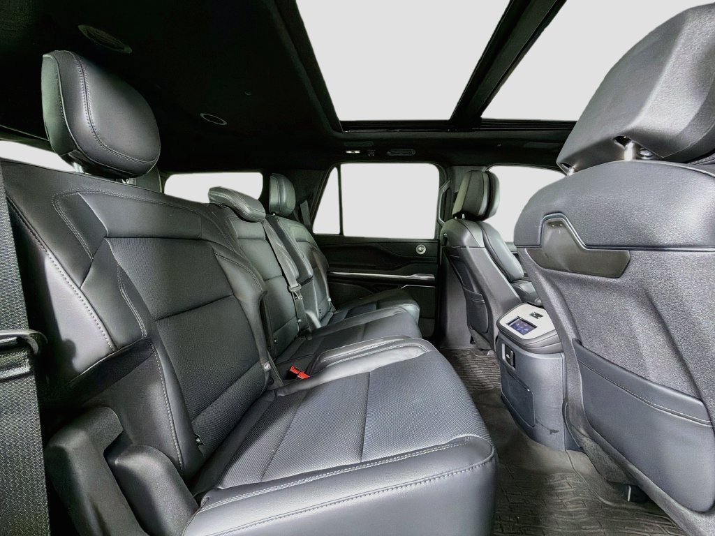 New 2025 Lincoln Navigator Reserve w/ Jet Appearance Package AWD/4WD image 30
