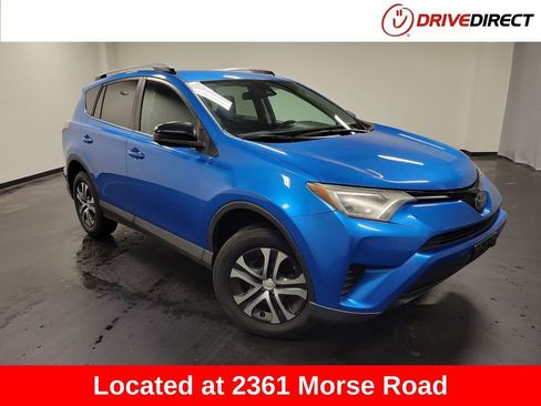 Used 2017 Toyota RAV4 LE image 1