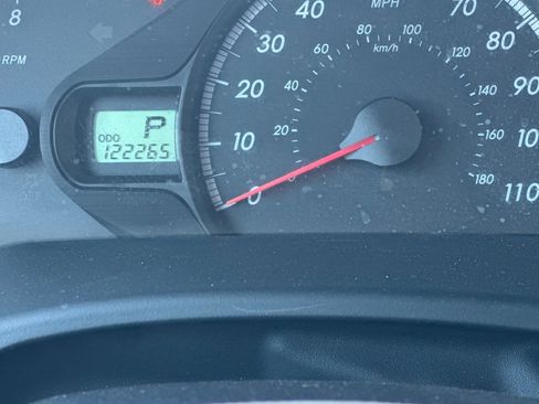 Used 2012 Toyota Sienna w/ Towing Pkg FWD image 25