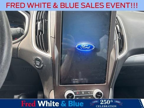Used 2021 Ford Edge SEL AWD/4WD image 9
