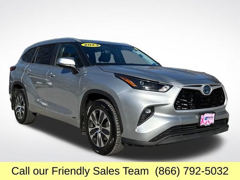 Certified 2023 Toyota Highlander XLE image 7