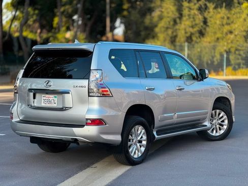 Used 2014 Lexus GX 460 w/ Premium Package AWD/4WD image 17