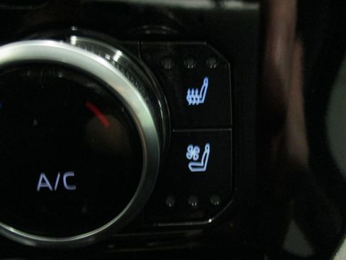 Used 2022 Toyota Highlander Limited image 29