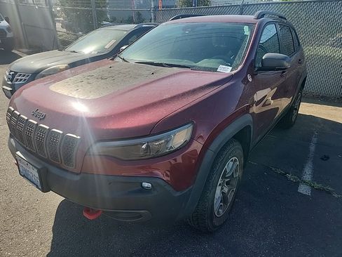 Used 2021 Jeep Cherokee Trailhawk image 3