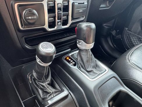 Used 2020 Jeep Wrangler Unlimited Sahara AWD/4WD image 28