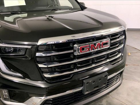 Used 2024 GMC Acadia Elevation FWD image 28