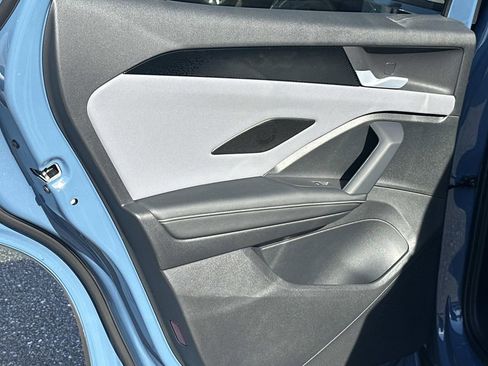 New 2026 Volkswagen Tiguan SE FWD image 17