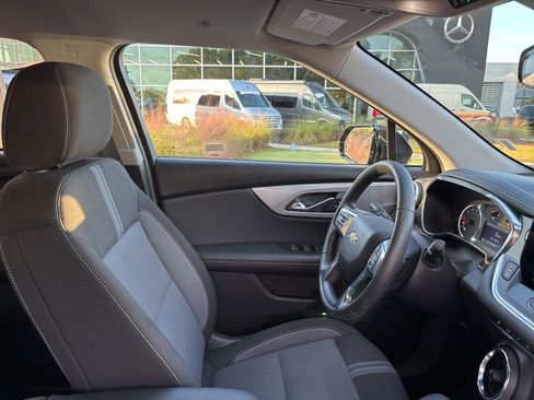 Used 2025 Chevrolet Blazer LT image 37