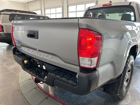 Used 2016 Toyota Tacoma SR image 7