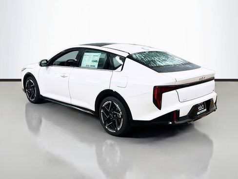 New 2025 Kia K4 GT-Line image 5