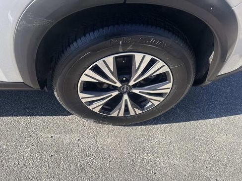 Used 2023 Nissan Rogue SV image 13