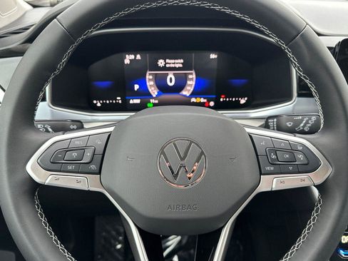 New 2026 Volkswagen Taos SE AWD/4WD image 22