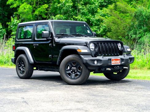 Used 2023 Jeep Wrangler Sport AWD/4WD image 2