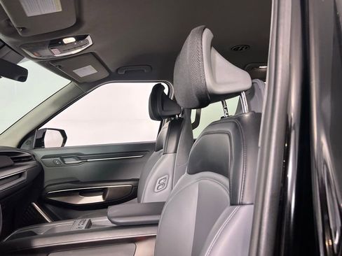 Used 2024 Kia EV9 Light Long Range image 19